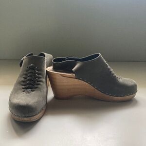 No. 6 sling back clogs 38